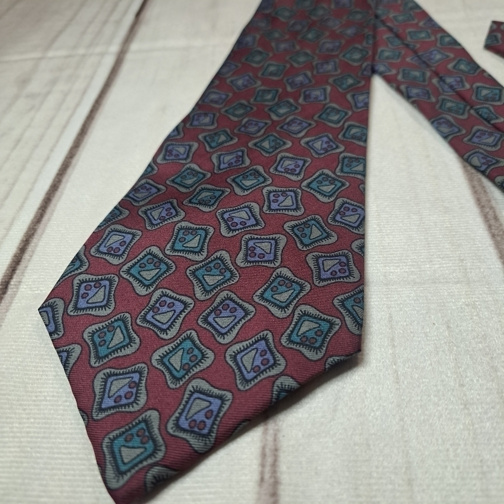 3 FOR 12 SALE Geoffrey Beene Silk Tie